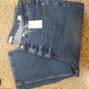 Good American Plus Size Jeans